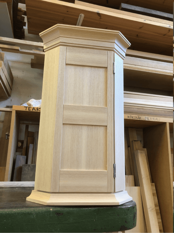 Nubbeskåp – bild 3 av 3