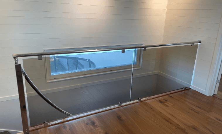 Räcke – bild 1 av 5